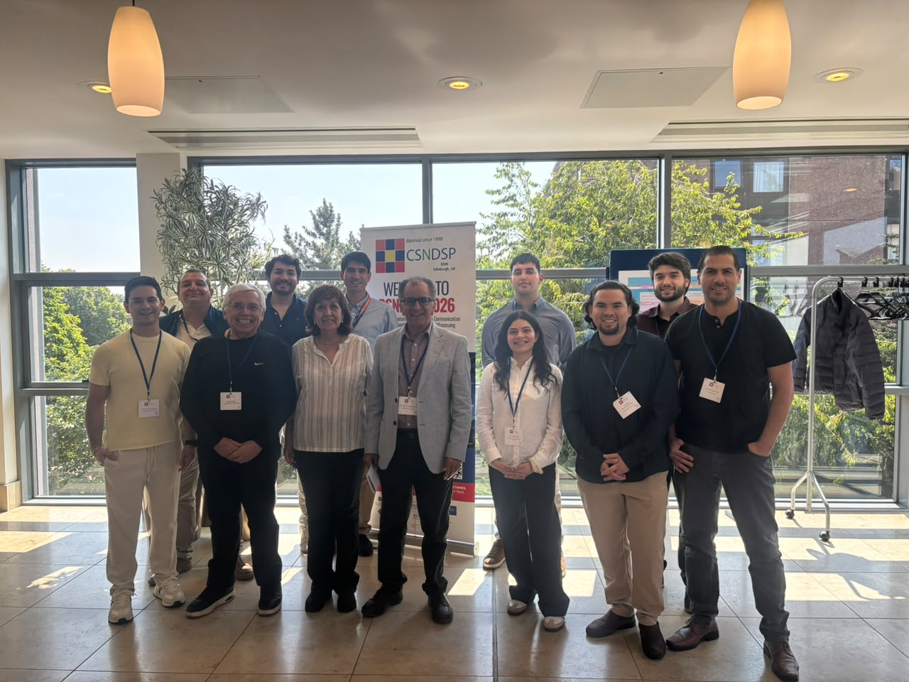 Delegación chilena de CIMTT junto al Prof. Zabih Ghassemlooy en CSNDSP 2026, Edimburgo